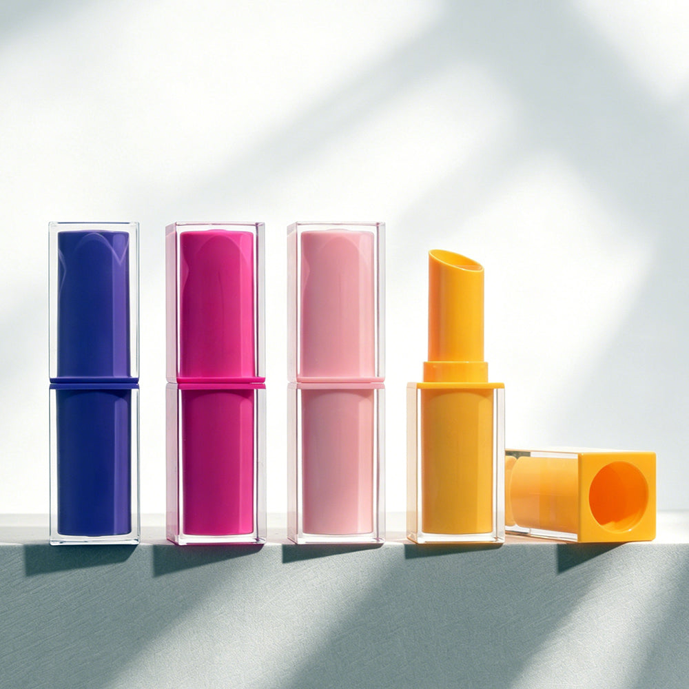 Plastic lip glossy